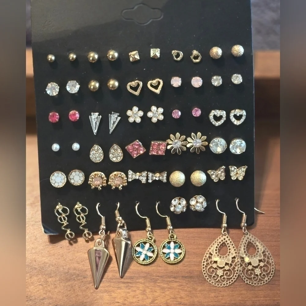 NWOT, CASSIECA, 30 Assorted Stud and Dangle Earrings, Very cute and Stylish!!